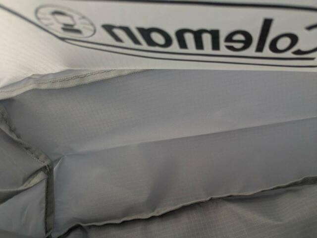マチをバッグの上からのぞいてみました