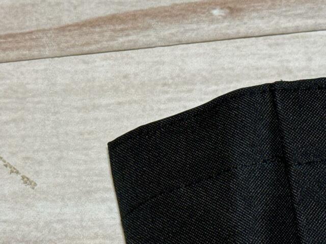 トートバッグの素材はポリエステル。厚手で丈夫な生地