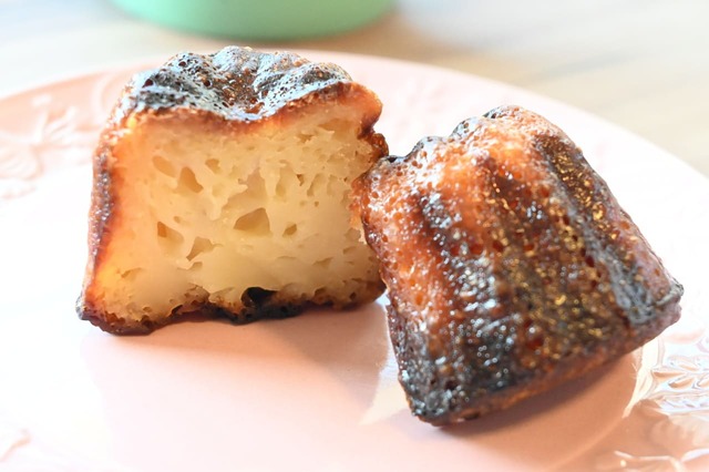 【タリーズコーヒー】「プラントベース カヌレ」断面