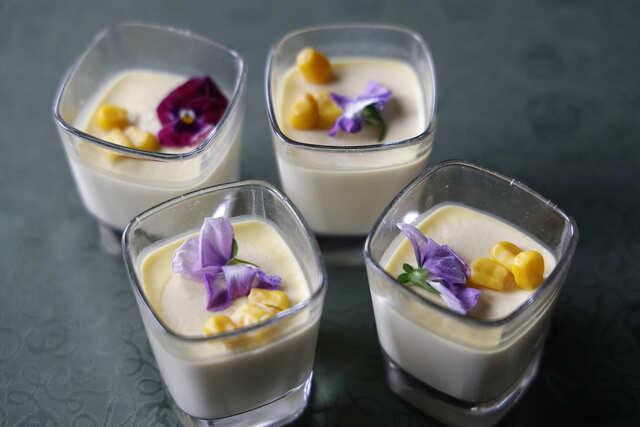 【大阪マリオット都ホテル「北海道ブッフェ」】北海道産とうもろこしのブランマンジェ