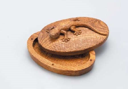 洞爺湖町【木彫工房ＳＹＵ】ヤモリの木箱