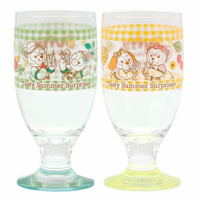 グラスセット 2,700円｜サイズ：直径約7×高さ約15cm、2個セット｜ダッフィー＆フレンズのテイスティ・サマー・サプライズ
