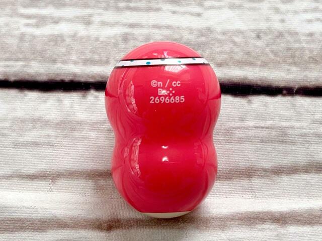 赤は少し柔らかい印象のカラー。頭の鉢巻もキュート♪