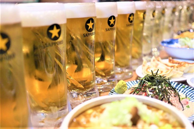 女性500円・男性890円で楽しめる２時間飲み放題を実施