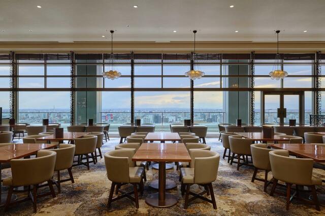 「パーゴラ店内」【福岡のモツ鍋や博多の豚骨ラーメンも！九州の名物料理が大集合！名古屋マリオットアソシアホテルで『冬の九州ブッフェ』開催中！】