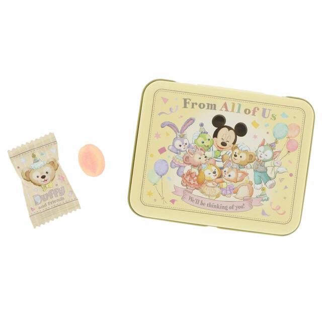 キャンディー 700円｜サイズ：8個（もも＆りんご味）｜“ダッフィー＆フレンズのフロム・オール・オブ・アス”第2弾グッズ｜東京ディズニーリゾート40周年“ドリームゴーラウンド”｜発売日：2023年5月18日（木）｜販売店舗：東京ディズニーシー「 マクダックス・デパートメントストア」