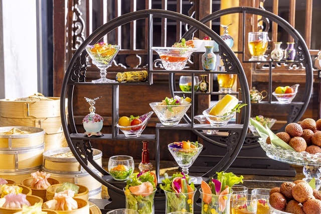 茶器に配されるシェフズ・スペシャル