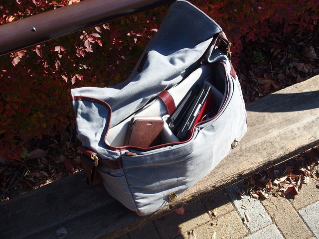 「iVIS mini X」が鞄の中に…02