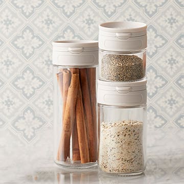 【ニトリデコホーム】スパイスボトル（S・M・L）Sサイズ：199円　Mサイズ：249円　Lサイズ：299円