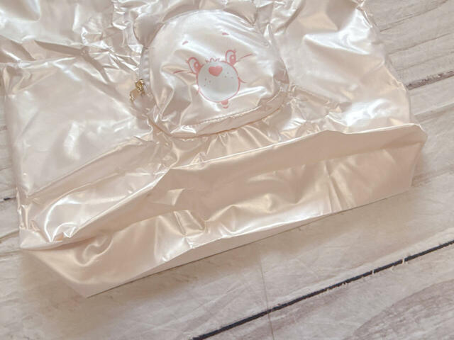 マチ付きなのもうれしいポイント!