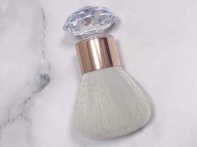 【Francfranc】クリスタ メイクアップブラシ スタンド付 グレー／税込1,200円