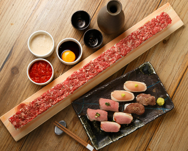 50cm超ロングユッケ寿司が凄い 格安 肉寿司食べ飲み放題 に付属 うまい肉