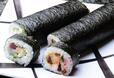 豪華海鮮巻（左）、恵方巻（右）