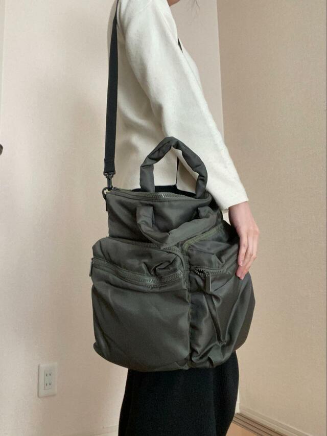 【ワークマン アーバンマルチストレージトート】生地がやわらかく、肩に掛けるとバッグが体に沿って持ちやすいです♪
