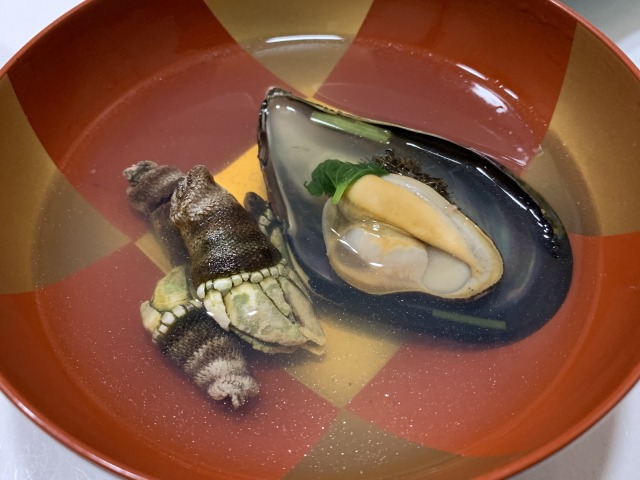 ムール貝と亀の手のすまし汁