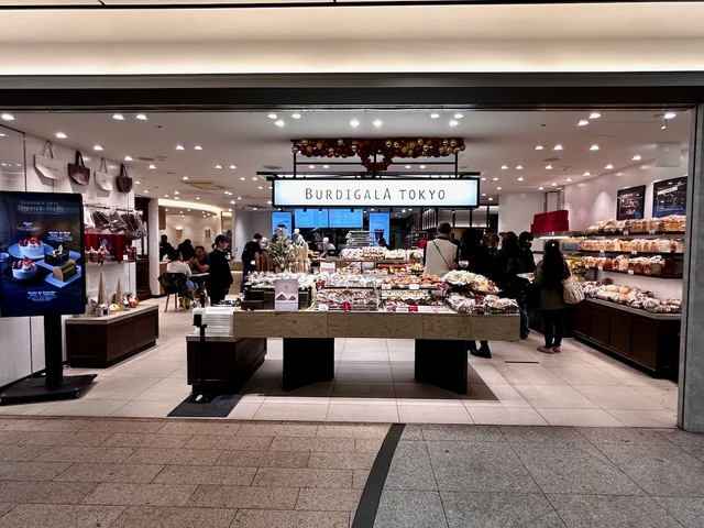 【ブルディガラ パティスリー】グランスタ東京にあるブルディガラ東京。イートインもある