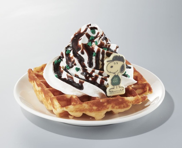 【PEANUTS™+STARBUCKS™】「ジョー カインド スヌーピー アメリカンワッフル」¥490(店内利用のみ)