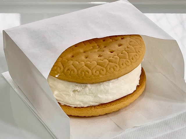 【銀座ベーカリー】「カステラビスケットサンド」のプレーン