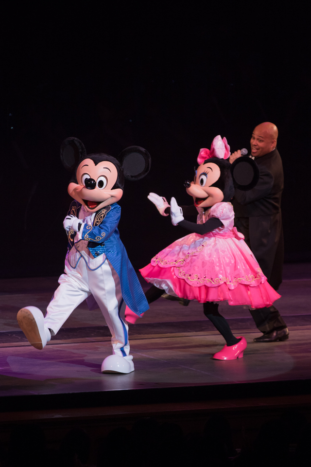 バレンタイン・ナイト 2016 「Supercalifragilisticexpialidocious」 ミッキーマウス ミニーマウス シンガー 撮影:YOSHI