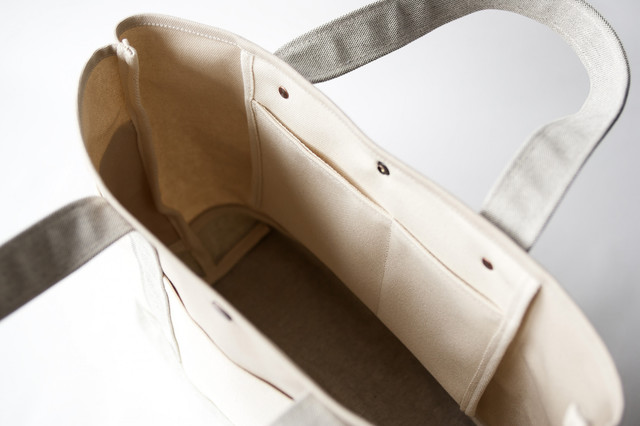 内側にもポケットがあります