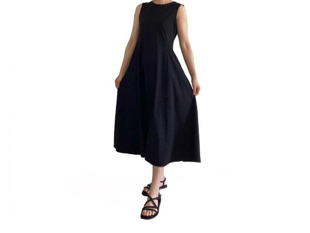 【UNIQLO ナローストラップサンダル】合わせやすさ抜群