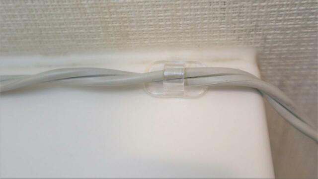 【ダイソー クリアコードフック 】コードの太さも問題なし