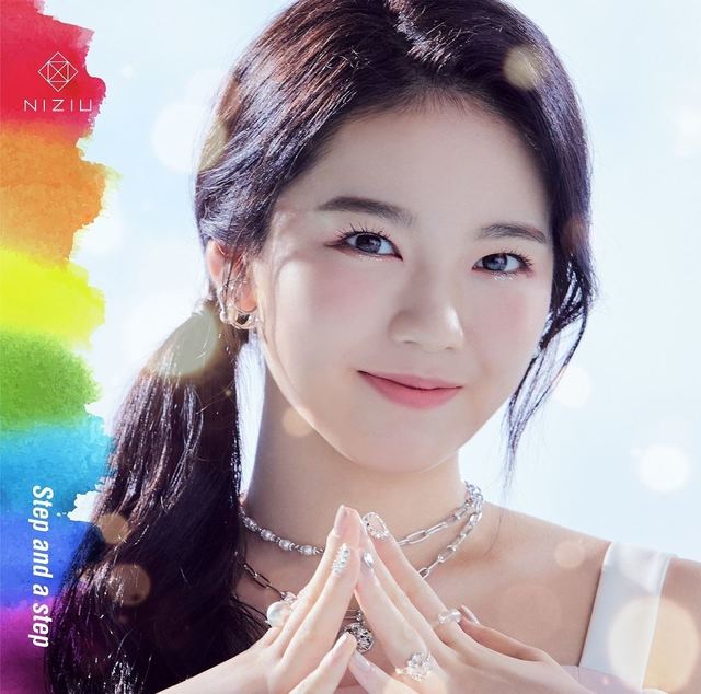 『Step and a step』WithU限定 AYAKA盤ジャケット