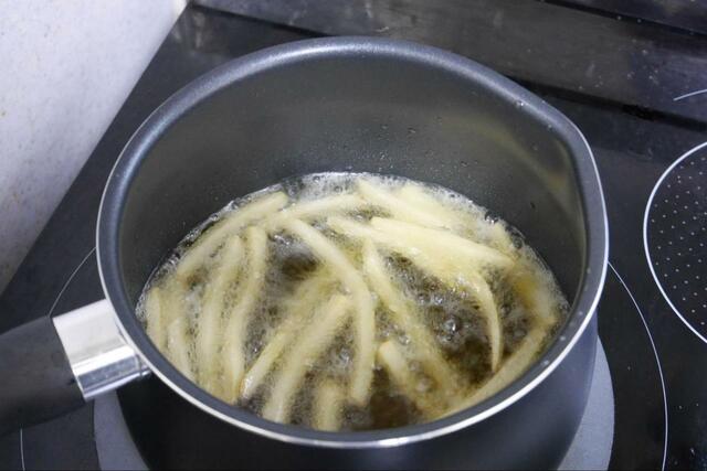 【ニトリ IH・ガス火 ストレーナー付きマルチポット】揚げ物が面倒な方にぴったり