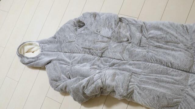 【ニトリ フード付き中わた入り着る毛布 ロング丈（NウォームSP）】静電気防止や抗菌・防臭加工が施されているのも嬉しいポイント！