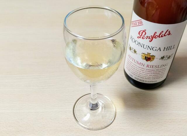 【サッポロビール　ペンフォールズ クヌンガ ヒル オータム リースリング 2018　750ml　977円】柑橘類を思わせる風味と酸味を堪能できる