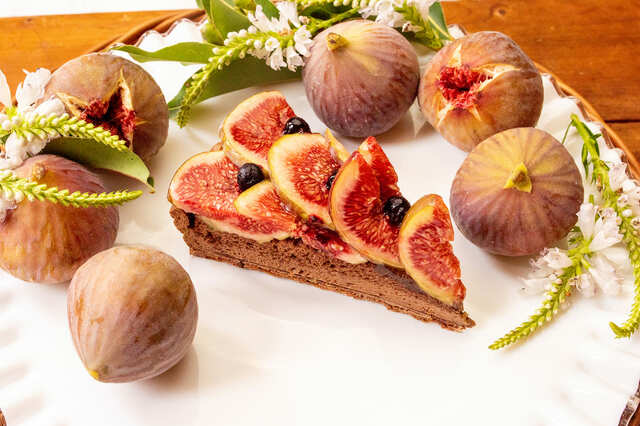 【キル フェ ボン「イチジク(蓬莱柿）とチョコレートクリームのタルト」】piece￥1,026