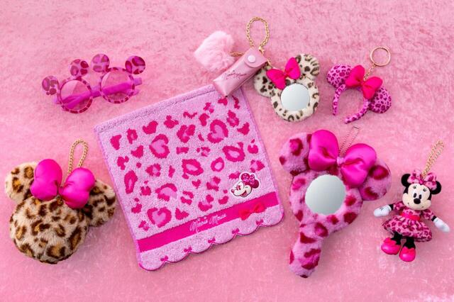 東京ディズニーリゾート ふわふわファッショングッズ｜販売店舗：東京ディズニーランド「グランドエンポーリアム」、東京ディズニーシー「タワー・オブ・テラー・メモラビリア」｜発売日：2025年10月16日（木）