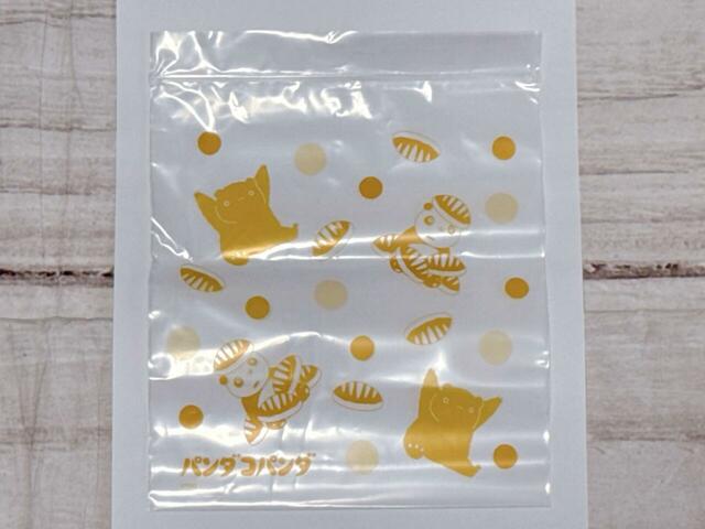 Mサイズは給食の時間にカレーをかぶってしまったパンちゃんのイラストも！