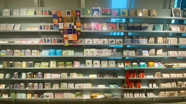 【韓国の無印良品】種類豊富なポストカードが見ていて楽しい