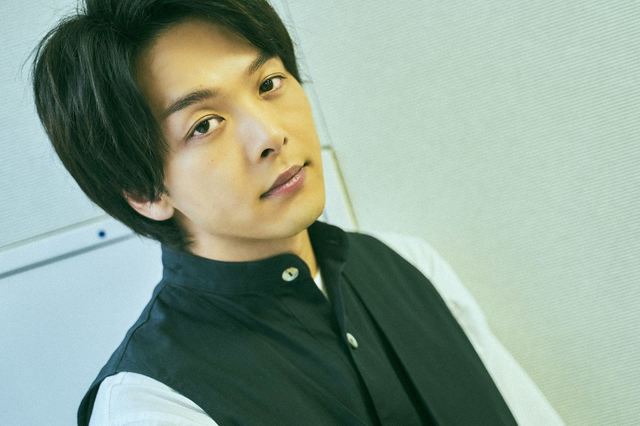 中村倫也 撮影／友野雄