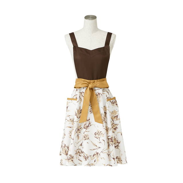 リリア フルエプロン：4,980円（税込）