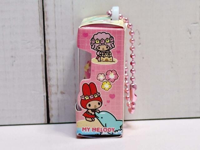 右側面には筆者最推しのピアノちゃんが登場。これはうれしすぎる〜!