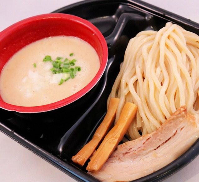 麺堂　稲葉　「鶏白湯つけめん」