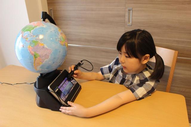 一緒に画面を見て、クイズにも挑戦。