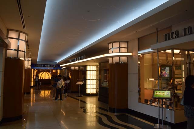 変わらないレストランの並び