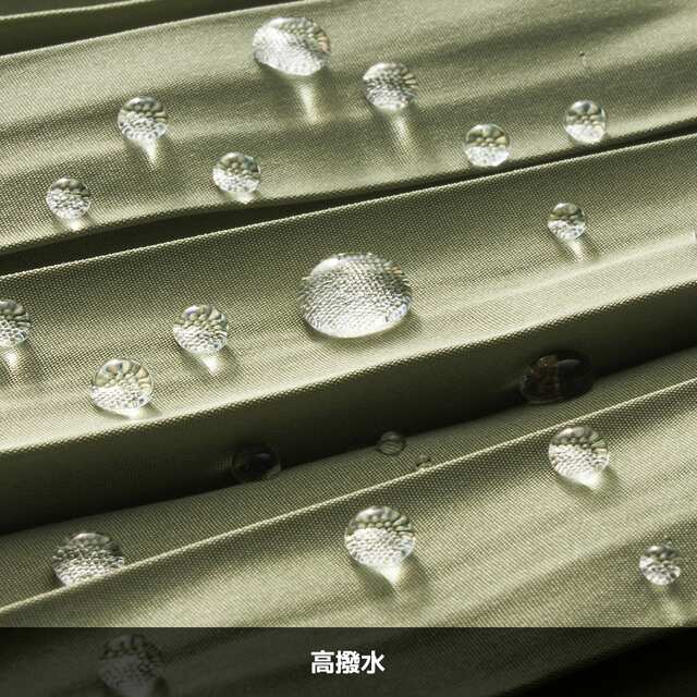 レディース撥水ランダムプリーツスカート(1,900円)カーキ/はじいた水が玉になっています