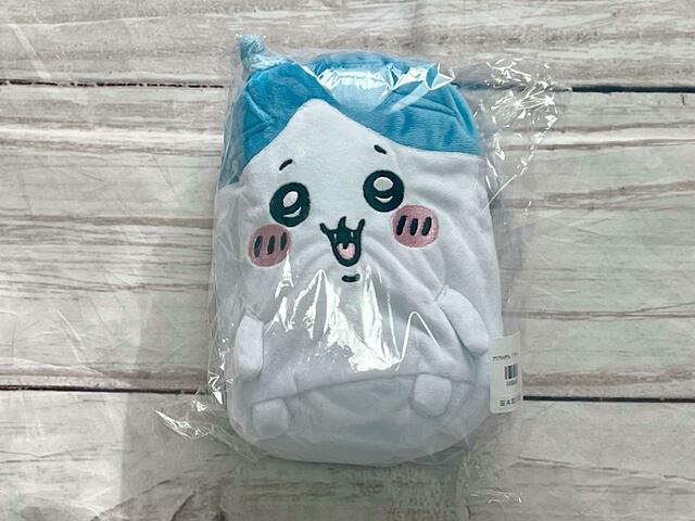 ニトリのネットショップで買える！「ちいかわ　巾着付きブランケット　フワフワ　ハチワレ」価格は税込2,200円