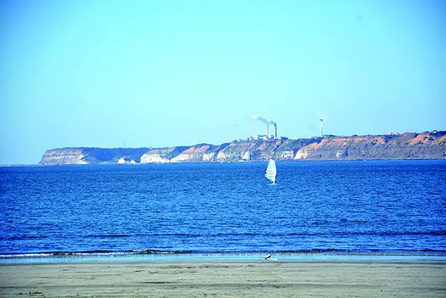屏風ヶ浦：近くには波の静かな銚子マリーナ海水浴場がある