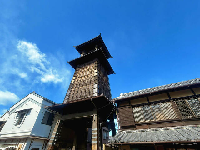 「ちいかわもぐもぐ本舗 川越店」から歩いて5分ほどのところにある「時の鐘」。川越は観光地なので見どころがたくさん！