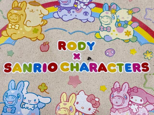 「RODY×SANRIO CHARACTERS」のロゴプリント入りで特別感たっぷり
