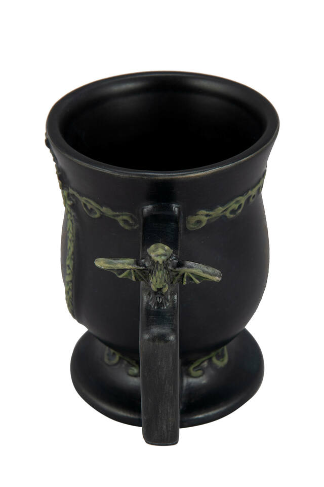 マグカップ 2,900円|サイズ:直径約9×高さ約12cm|東京ディズニーリゾート「ディズニーストーリービヨンド」グッズ|販売店舗:東京ディズニーランド「キングダム・トレジャー」|発売日:2023年1月26日(木)