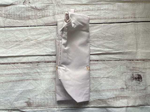 縦に3等分してたたみ…