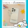 【GAACAL×I.CINNAMOROLL「3in1充電器 アクリルチャーム付き」】コンパクトながらもMagSafe・Lightning・Type-C対応で、iPhone、Apple Watch、AirPodsに対応