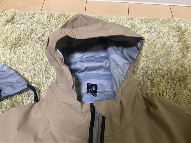 【ワークマン INAREM(イナレム)レディースレインスーツ】頭を雨から守るフード