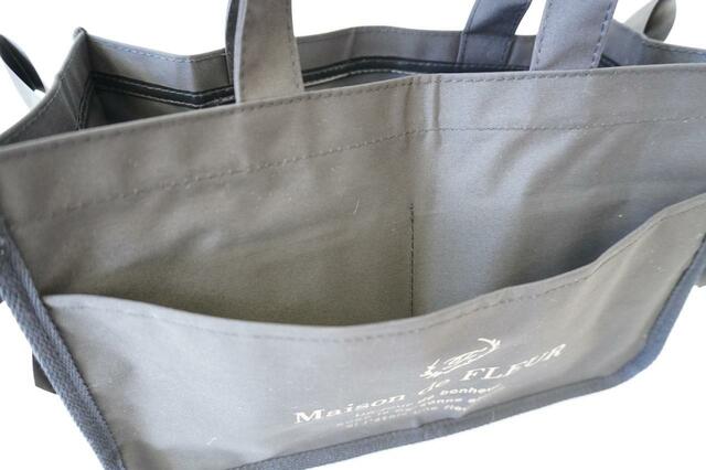 【Maison de FLEUR 10th Anniversary Book】正面には大きなポケットが